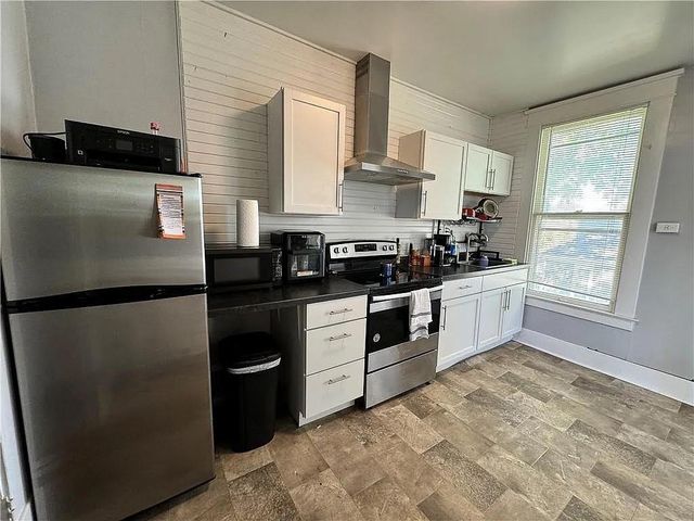 319 W 3rd Street, Maryville, MO 64468