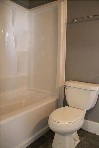 319 W 3rd Street, Maryville, MO 64468