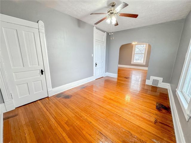 319 W 3rd Street, Maryville, MO 64468