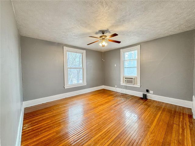 319 W 3rd Street, Maryville, MO 64468