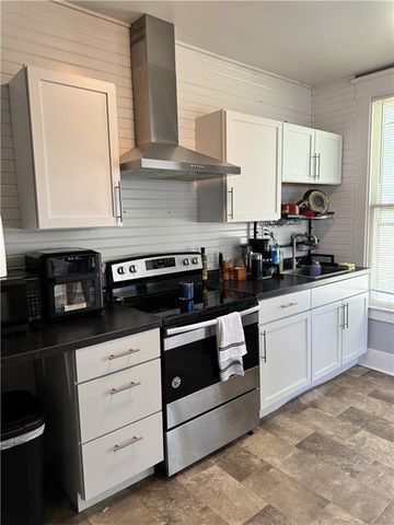 319 W 3rd Street, Maryville, MO 64468