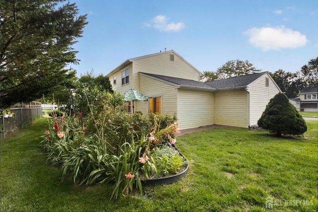 2 Dennison Place, Plainsboro, NJ 08536