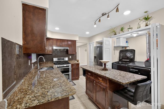2 Dennison Place, Plainsboro, NJ 08536