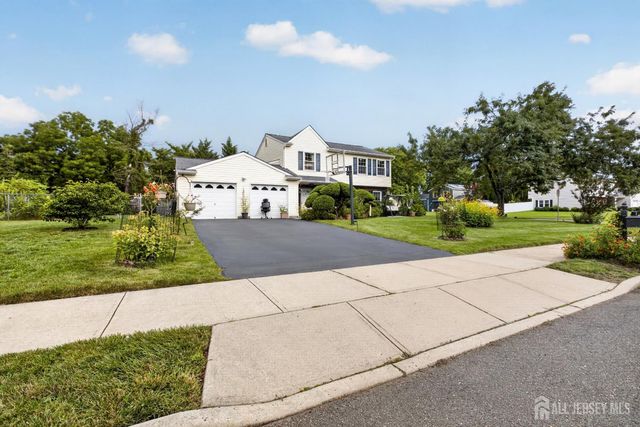 2 Dennison Place, Plainsboro, NJ 08536