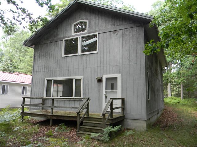 6383 S Lakeshore Drive, Pentwater, MI 49449