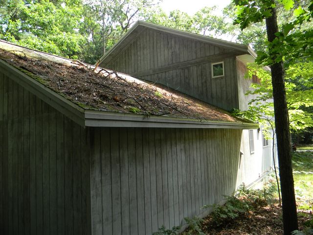 6383 S Lakeshore Drive, Pentwater, MI 49449