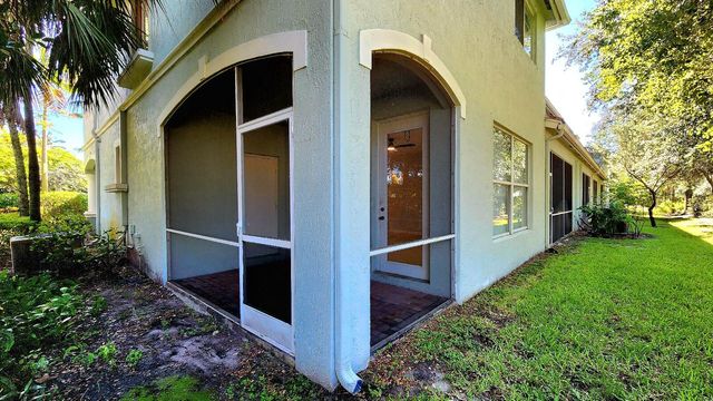 2124 Oakmont Drive, Riviera Beach, FL 33404