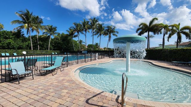 2124 Oakmont Drive, Riviera Beach, FL 33404