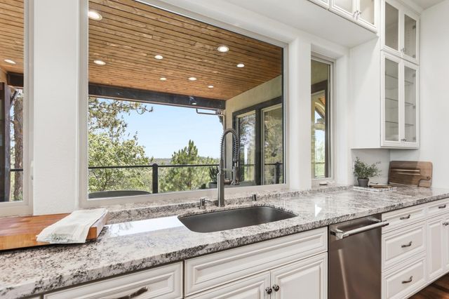 1119 Holly Leaf Ln, Meadow Vista, CA 95722