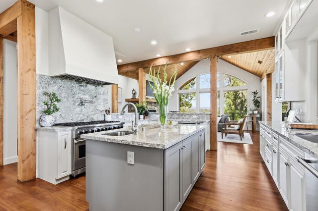 1119 Holly Leaf Ln, Meadow Vista, CA 95722