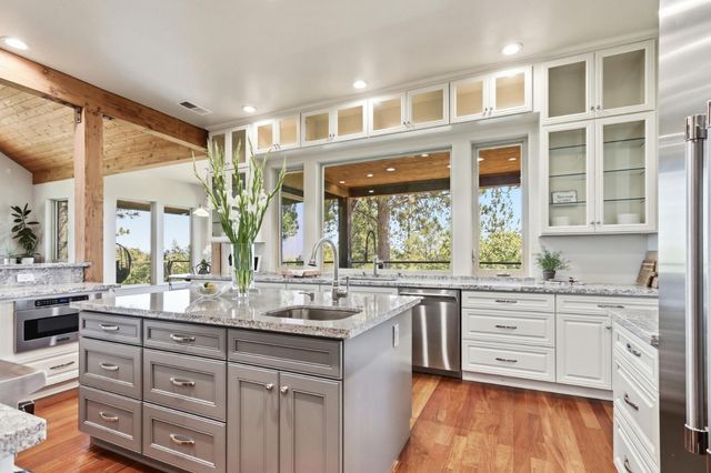 1119 Holly Leaf Ln, Meadow Vista, CA 95722