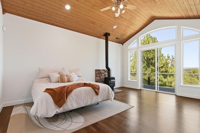 1119 Holly Leaf Ln, Meadow Vista, CA 95722