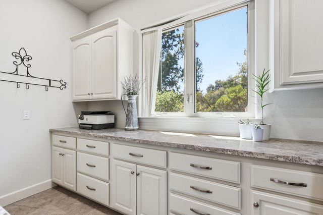 1119 Holly Leaf Ln, Meadow Vista, CA 95722