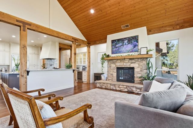 1119 Holly Leaf Ln, Meadow Vista, CA 95722