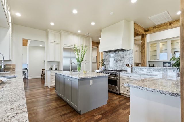 1119 Holly Leaf Ln, Meadow Vista, CA 95722