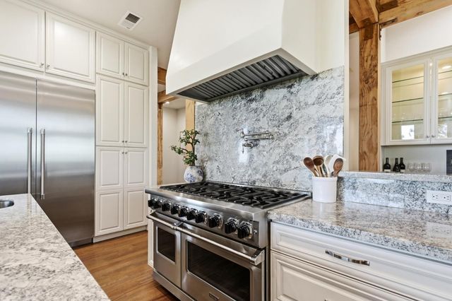 1119 Holly Leaf Ln, Meadow Vista, CA 95722
