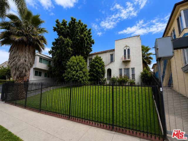 426 S Catalina Street, Los Angeles, CA 90020