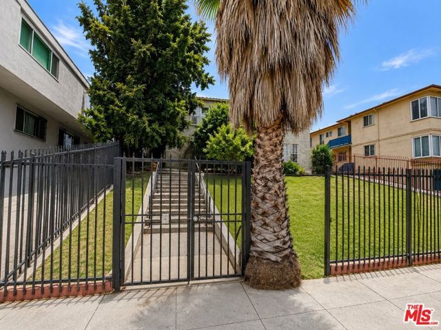 426 S Catalina Street, Los Angeles, CA 90020