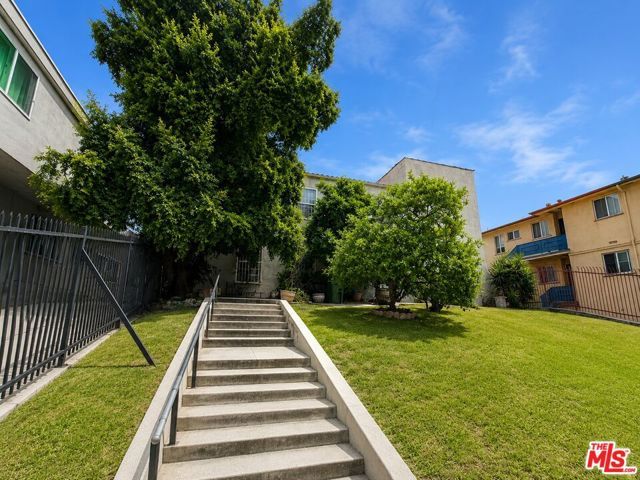 426 S Catalina Street, Los Angeles, CA 90020
