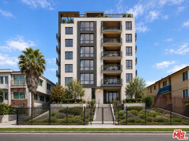 426 S Catalina Street, Los Angeles, CA 90020