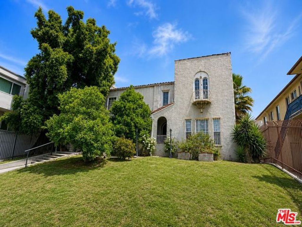 426 S Catalina Street, Los Angeles, CA 90020