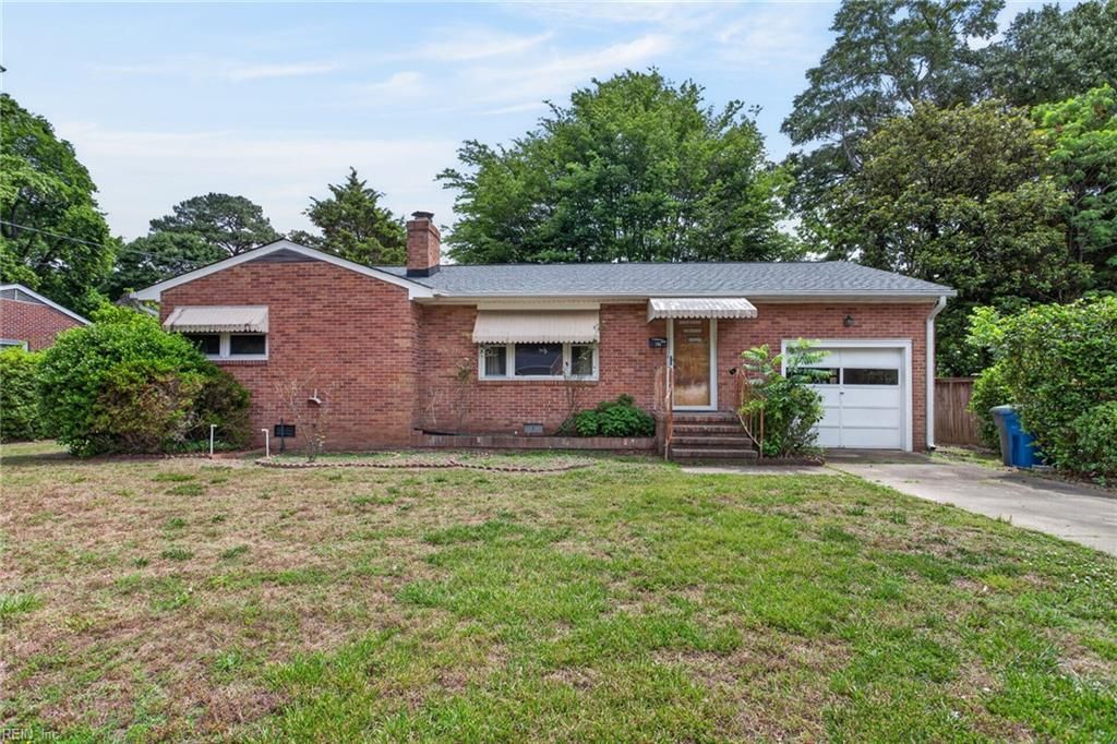 701 Forrest DR, Newport News, VA 23601