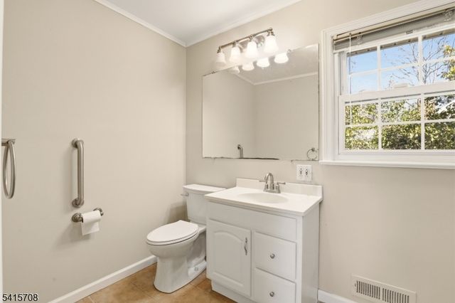 55 Stella Dr, Bridgewater Twp., NJ 08807