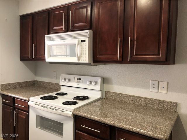 4943 Indian River Drive 140, Las Vegas, NV 89103