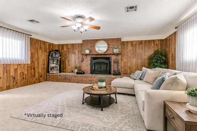 877 NW 14th Street, Moore, OK 73160