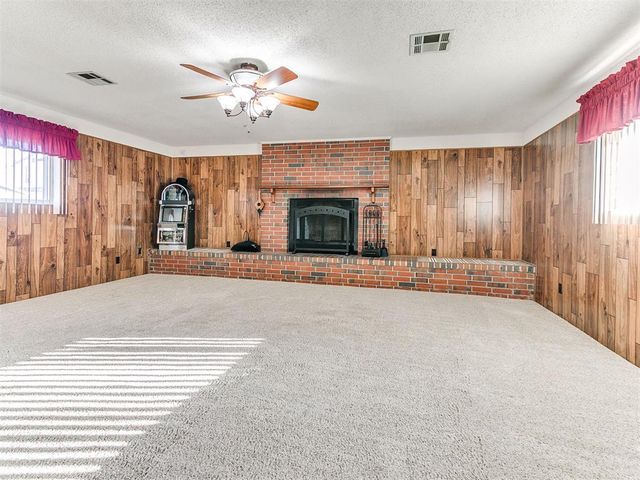 877 NW 14th Street, Moore, OK 73160