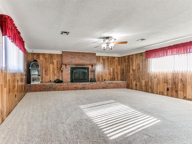 877 NW 14th Street, Moore, OK 73160