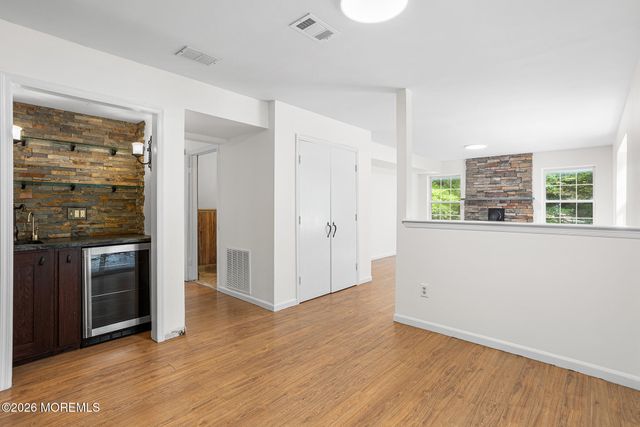 569 Buttonwood Drive, Jackson, NJ 08527