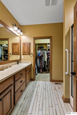 6180 Franciscan Drive, Lincoln, NE 68526