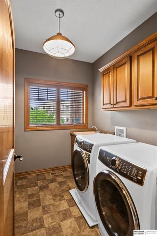 6180 Franciscan Drive, Lincoln, NE 68526