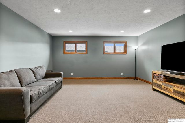 6180 Franciscan Drive, Lincoln, NE 68526