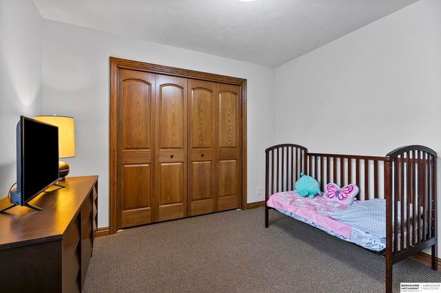 6180 Franciscan Drive, Lincoln, NE 68526