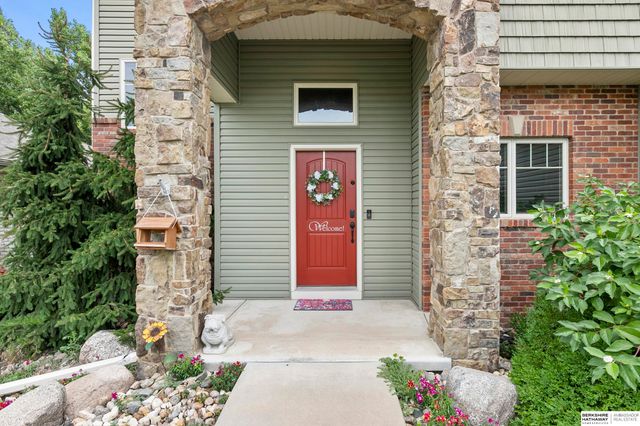 6180 Franciscan Drive, Lincoln, NE 68526