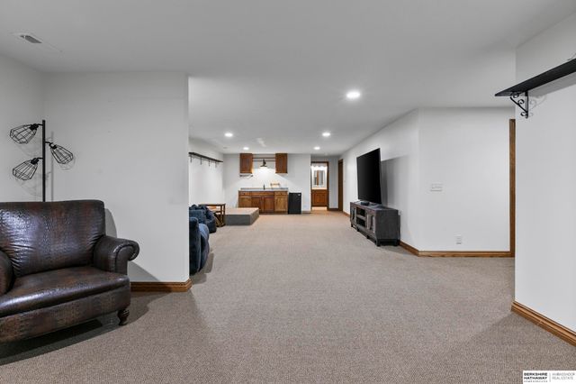 6180 Franciscan Drive, Lincoln, NE 68526