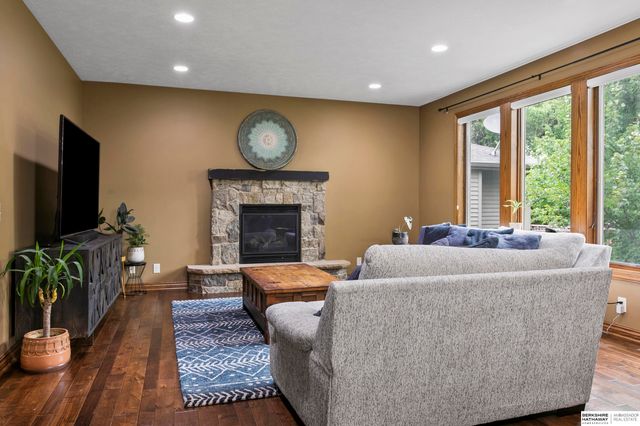 6180 Franciscan Drive, Lincoln, NE 68526