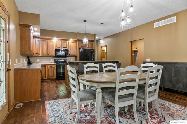 6180 Franciscan Drive, Lincoln, NE 68526