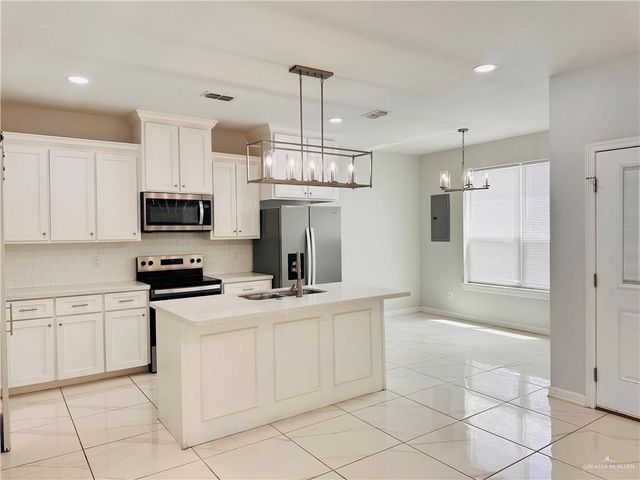 5506 N Crown Point, Pharr, TX 78577