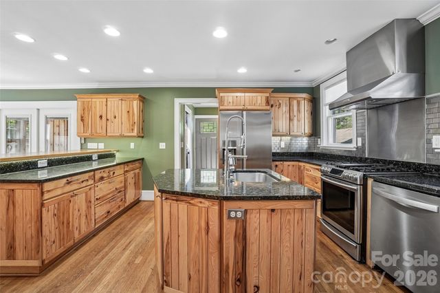 23 Lanvale Avenue, Asheville, NC 28806