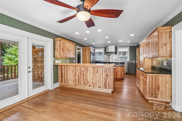 23 Lanvale Avenue, Asheville, NC 28806