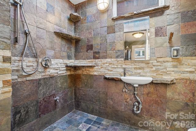 23 Lanvale Avenue, Asheville, NC 28806