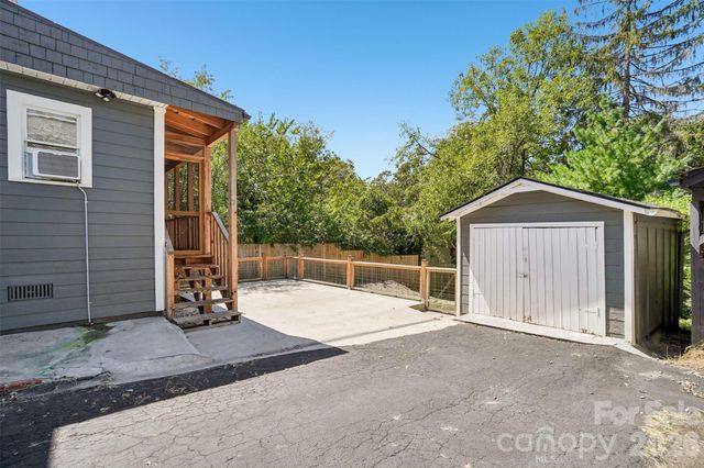 23 Lanvale Avenue, Asheville, NC 28806