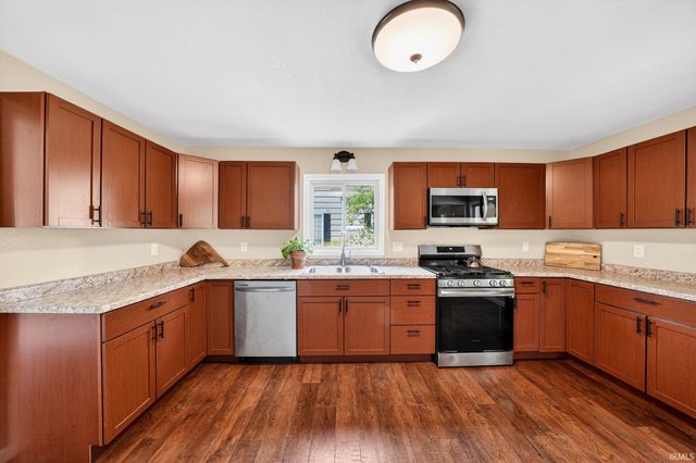 1846 College Street, South Bend, IN 46628