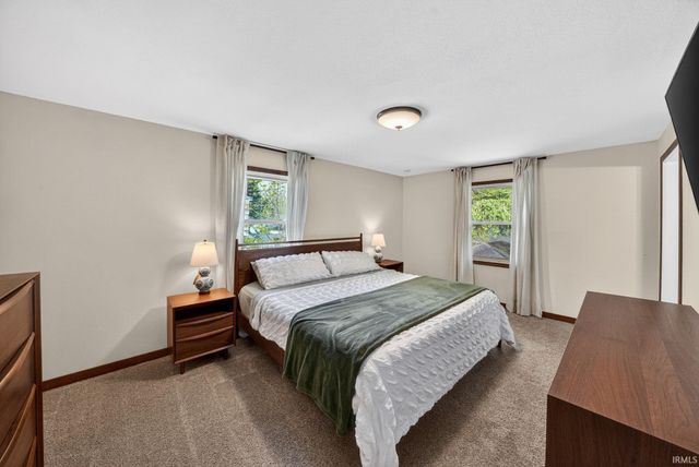 1846 College Street, South Bend, IN 46628
