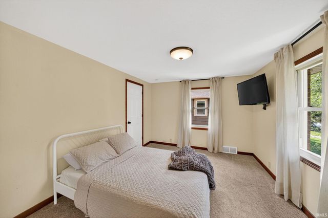 1846 College Street, South Bend, IN 46628