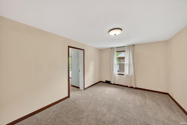 1846 College Street, South Bend, IN 46628