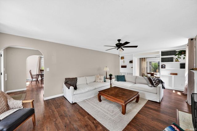 1846 College Street, South Bend, IN 46628